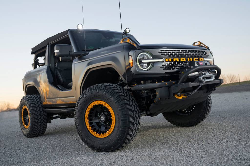 Ford Bronco Badlands Sasquatch 2-Door Concept_11 Ficou com dó de arranhar seu Bronco no mato? É só trocar os para-lamas pelos kit '#sextou' da Ford