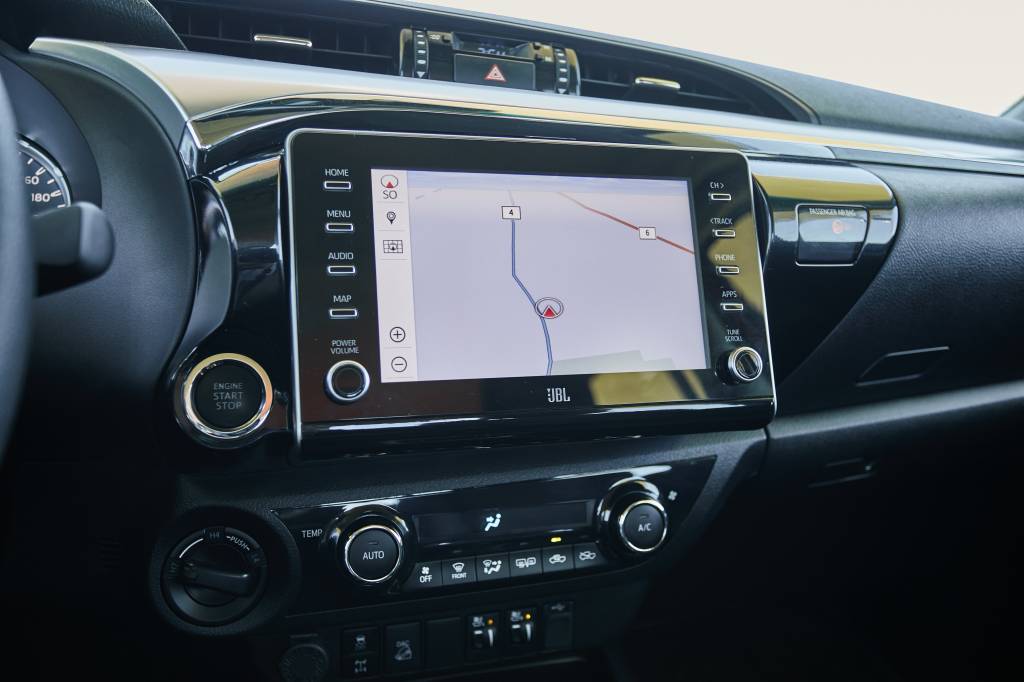 Central multimídia é compatível com sistemas Apple Carplay e Android Auto, via cabo