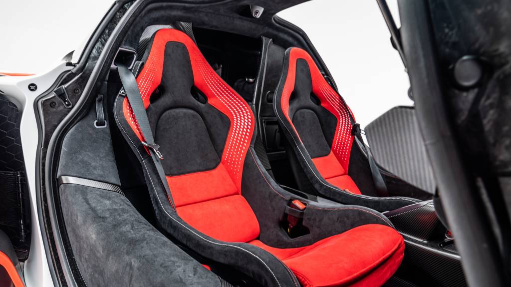 2021-mclaren-sabre-revealed-as-the-sennas-more-extreme-brother_5 McLaren Sabre