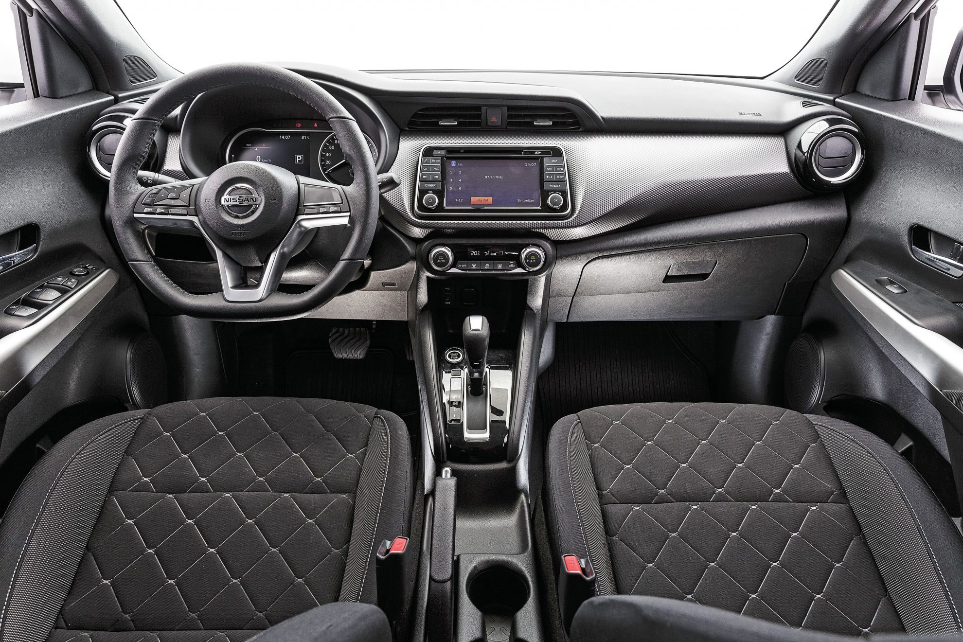 Nissan Kicks interior