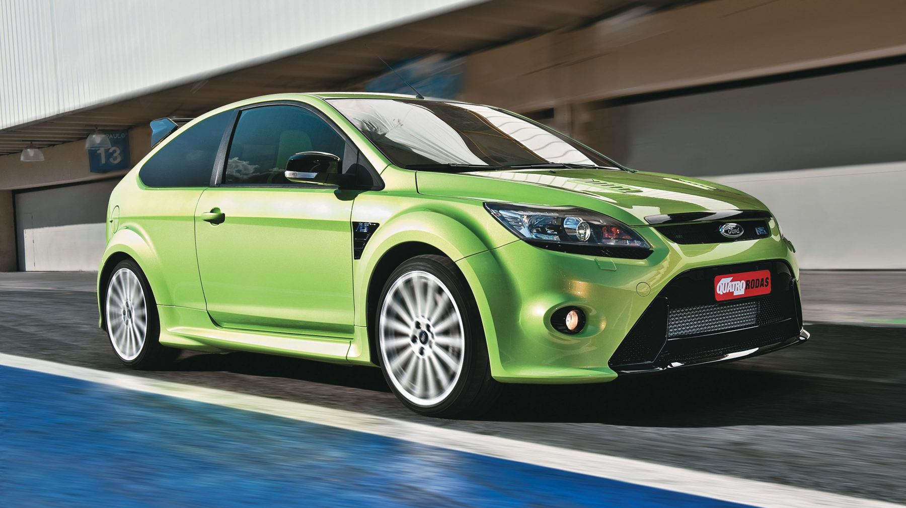Único Ford Focus RS do Brasil é hatch esportivo com pique de carro de