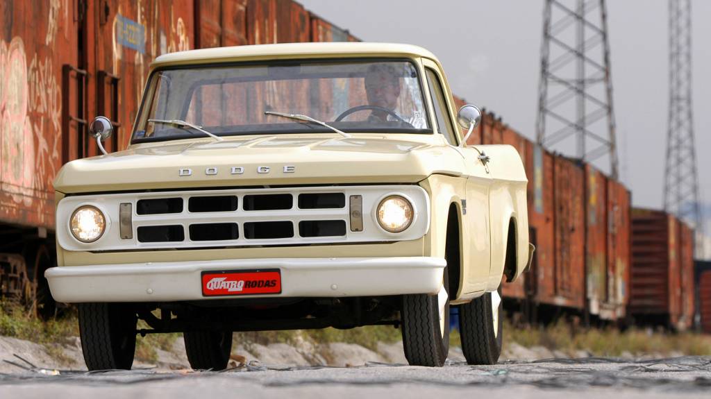 Picape Dodge D 100, ano 1970 da Chrysler, pertencente ao proprietario Fábio Stei Picape Dodge D 100, ano 1970 da Chrysler, pertencente ao proprietario Fábio Stei