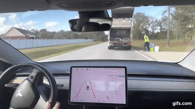 Tesla Model 3 se deparou com caminhão de lixo e foi capaz de ultrapassar com segurança — sem nenhuma interferência humana