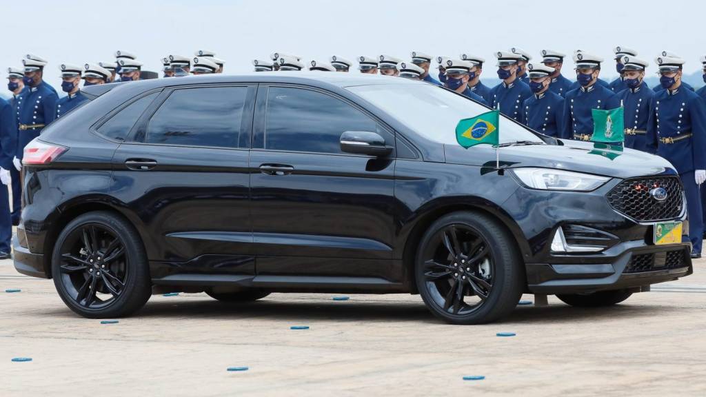 O Ford Edge vende pouco no Brasil, mas desde o ano passado vem sendo cada vez mais usado pelo Presidente em seus deslocamentos