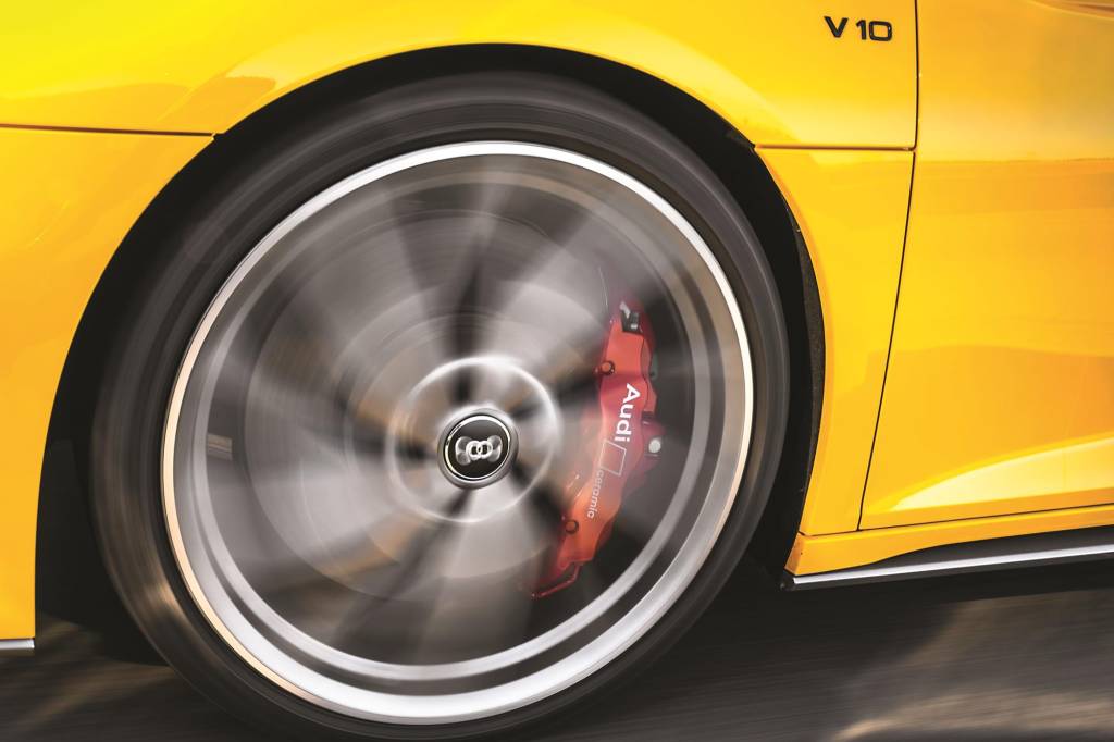 Audi R8 V10 Performance 2020 amarelo roda e freio