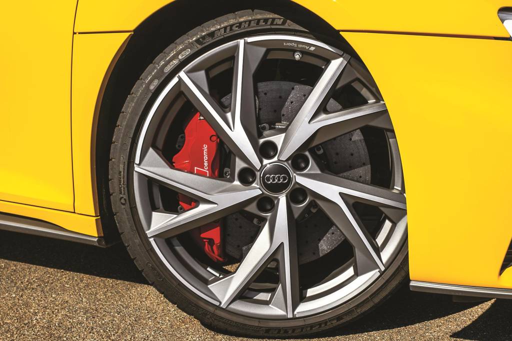 Audi R8 V10 Performance 2020 amarelo roda