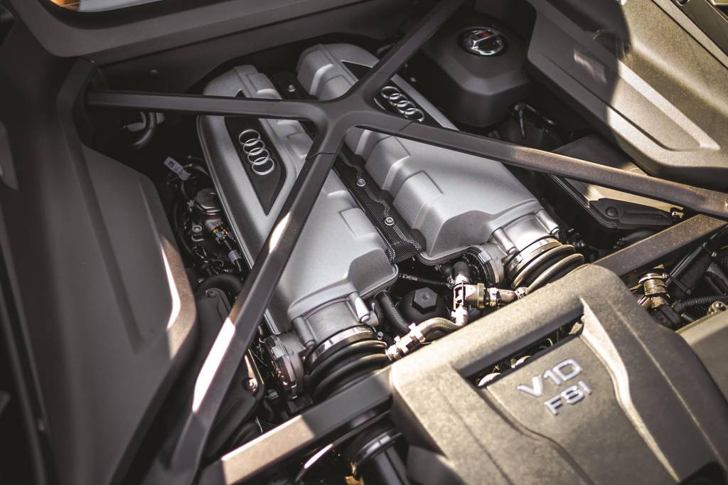 Audi R8 V10 Performance 2020 amarelo motor