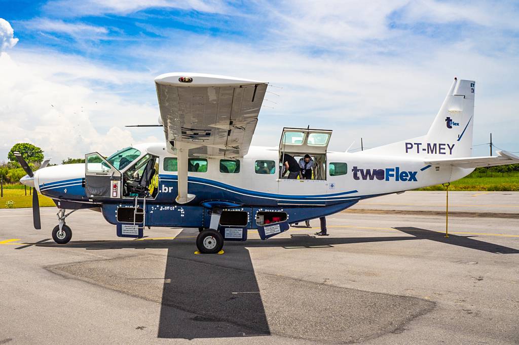 Cessna 208B Grand Caravan da Azul, ainda com pintura da TwoFlex