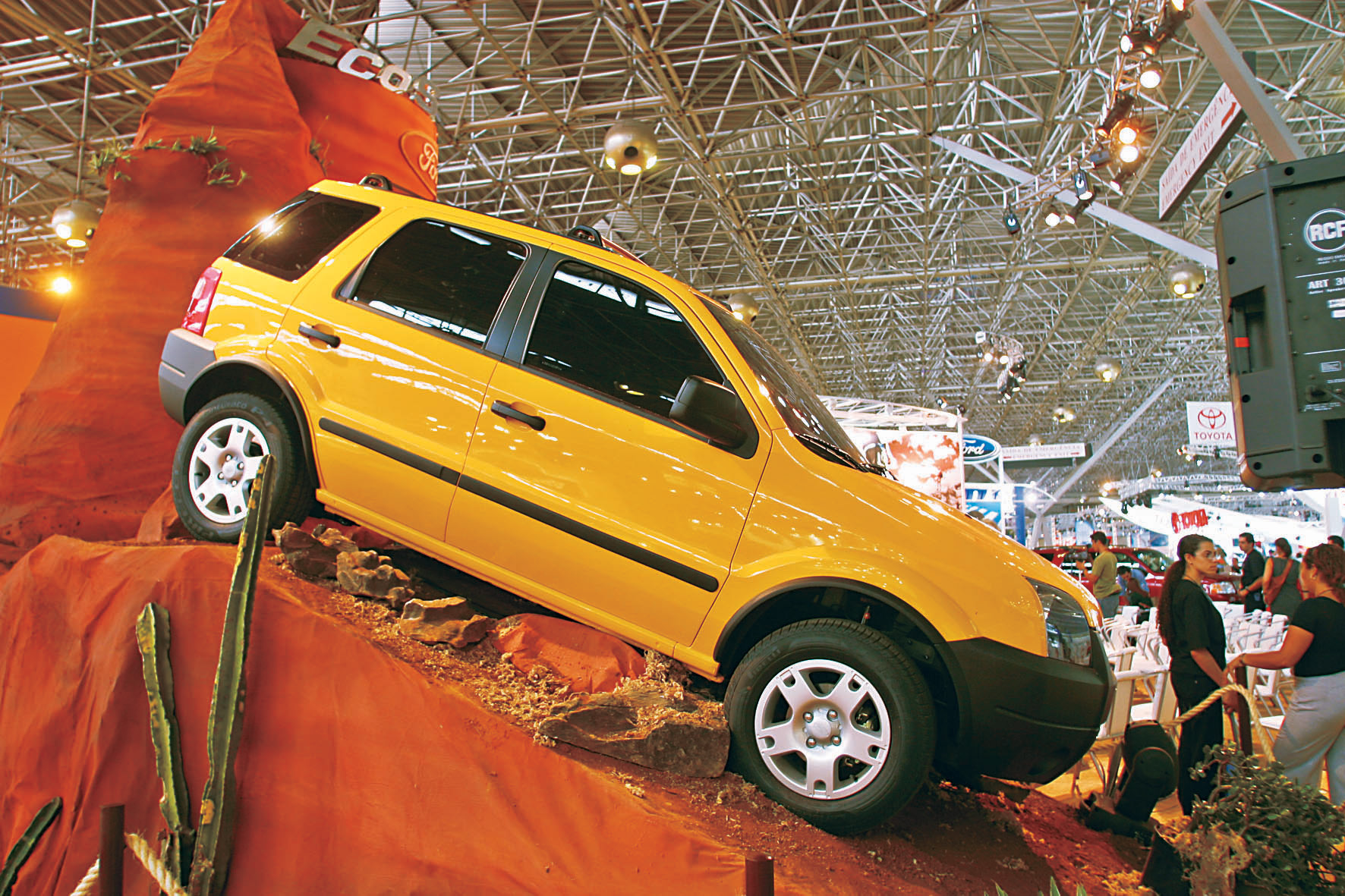 EcoSport, utilitário esportivo da Ford, exposto no Salão de São Paulo, no Paláci EcoSport exposto no Salão de São Paulo de 2002