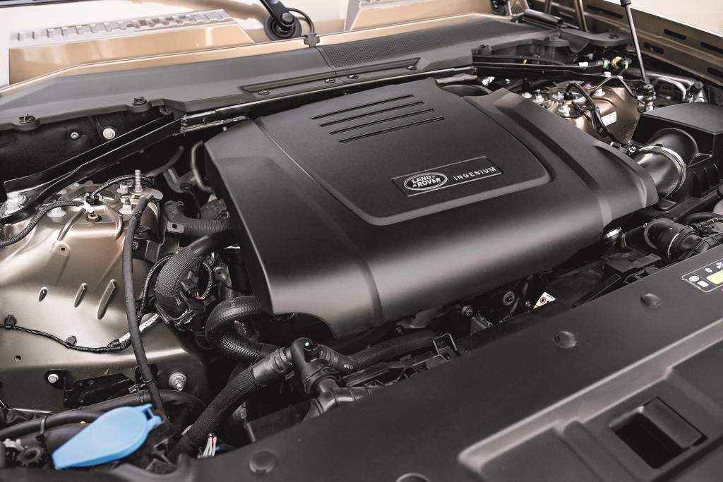 Land Rover Defender HSE 2021 (6) Land Rover Defender HSE 2021 motor 2.0