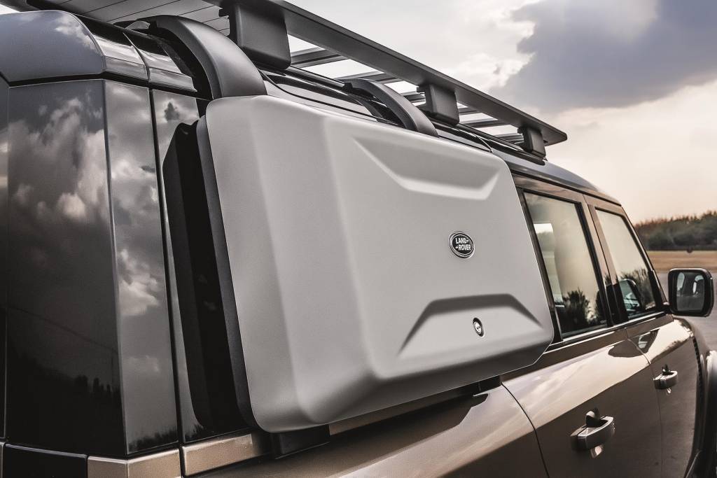 Land Rover Defender HSE 2021 (7) Land Rover Defender HSE 2021 porta objeto lateral