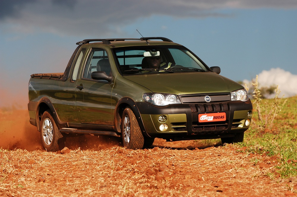 Picape Strada Adventure modelo 2005 da Fiat testada pela revista Quatro Rodas.