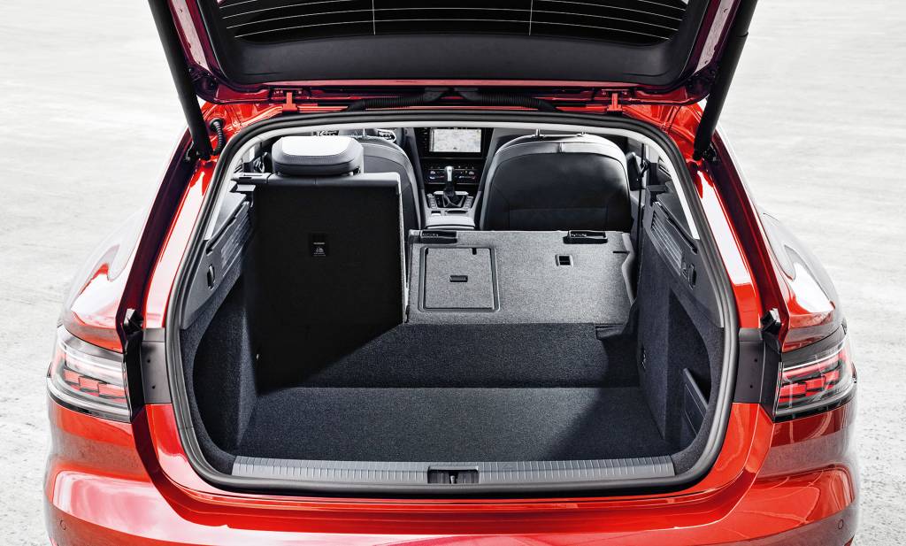 Volkswagen Arteon Shooting Brake vermelho porta-malas