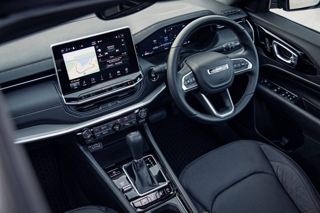 jeep_compass_s_218 Interior do novo Jeep Compass indiano
