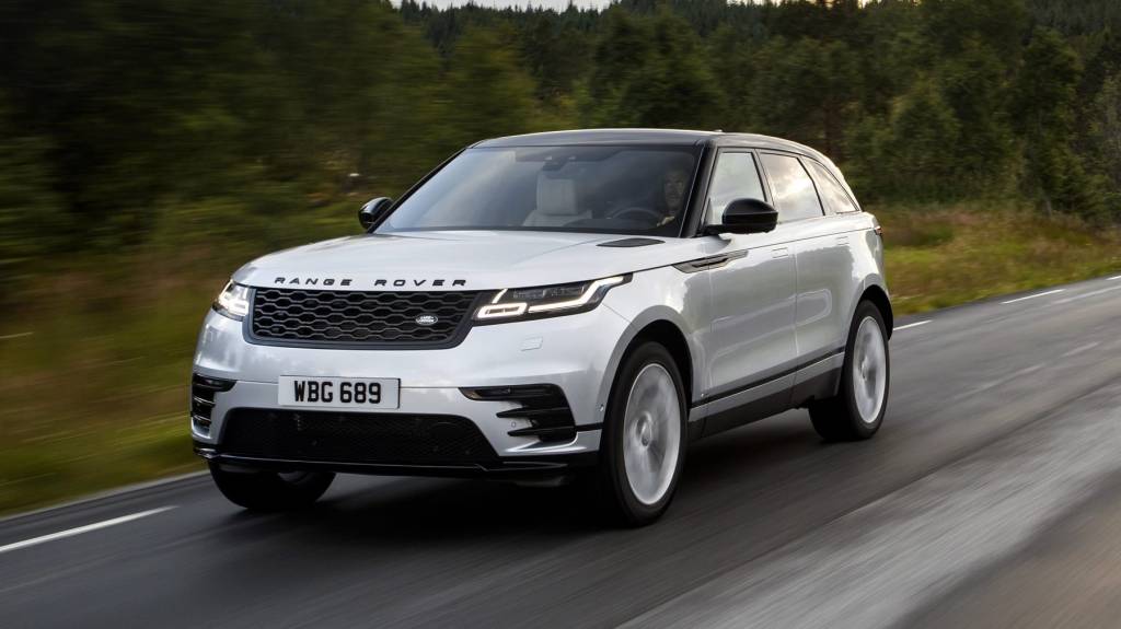 Range Rover Velar 2021 na estrada