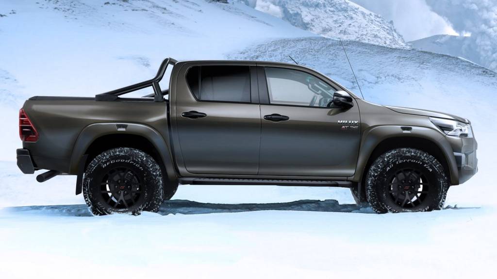 2021-toyota-hilux-at35-arctic-trucks-3 Nova Hilux 2021 ganha kit de R$ 140.000 para encarar lama e neve
