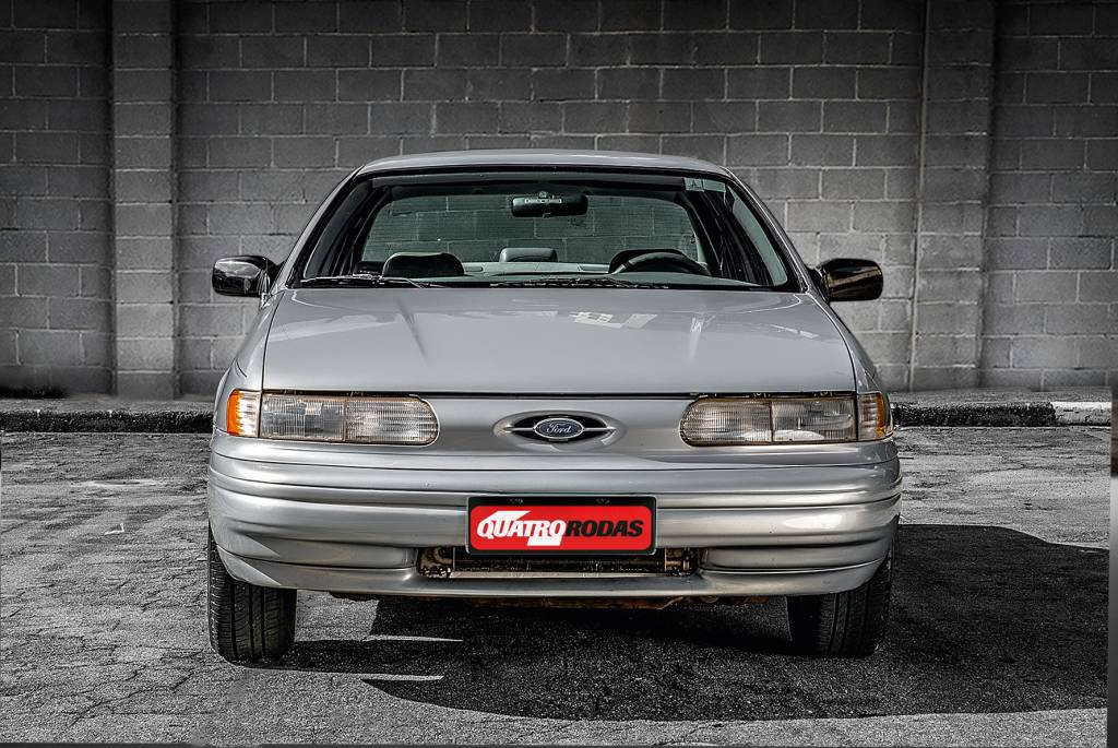 Ford Taurus GL 1994 Dianteira.