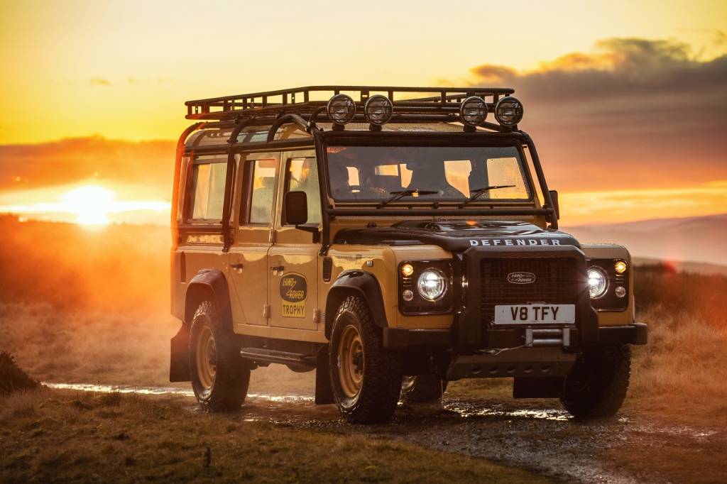 Velho Land Rover Defender renasce modernizado – e mais potente que o novo