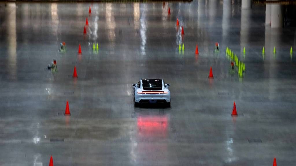 porsche-taycan-record-interiores-12 taycan