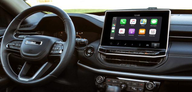 Apple Carplay em funcionamento na central Uconnect 5 de 10,1 polegadas do novo Jeep Compass 2022