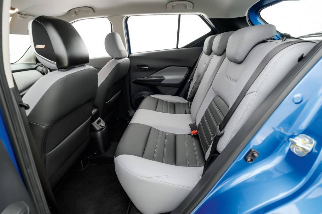 Comparativo Chevrolet Tracker x Novo Nissan Kicks Comparativo Chevrolet Tracker x Novo Nissan Kicks QUATRO RODAS.
