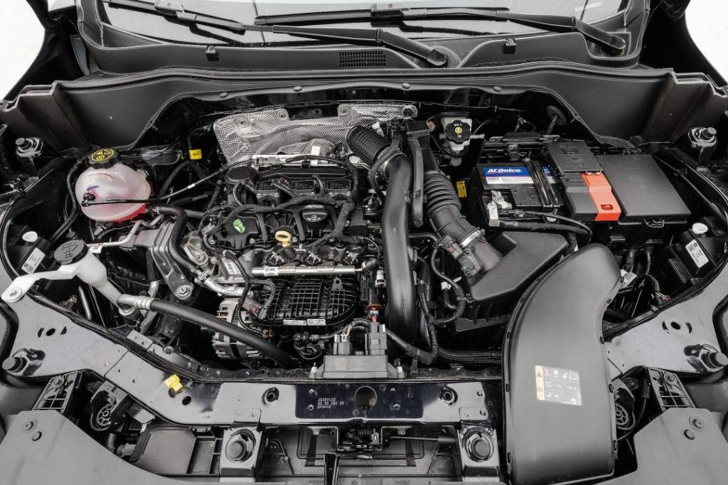 Comparativo Chevrolet Tracker x Novo Nissan Kicks Comparativo Chevrolet Tracker x Novo Nissan Kicks QUATRO RODAS.