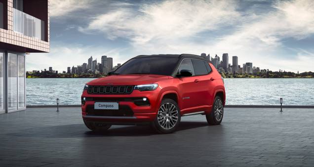 Teto preto chama atenção no novo Jeep Compass 2022