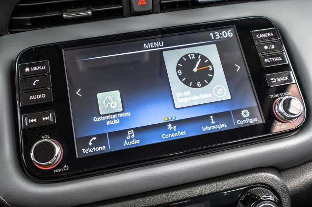 Central multimídia conecta com sistemas Carplay e Android Auto Central multimídia conecta com sistemas Carplay e Android Auto