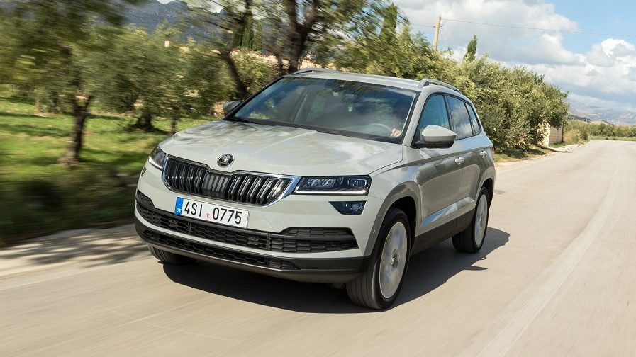 Skoda Karoq Škoda Karoq compartilha a plataforma veicular MQB-A