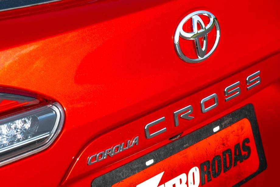 Toyota-Corolla-Cross-XRE-2.0-2022-27.jpg
