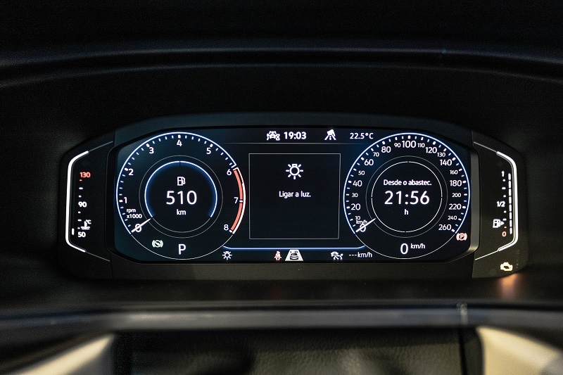 Volkswagen Taos avant premiere (10) São duas telas de 10”, sendo uma para o painel