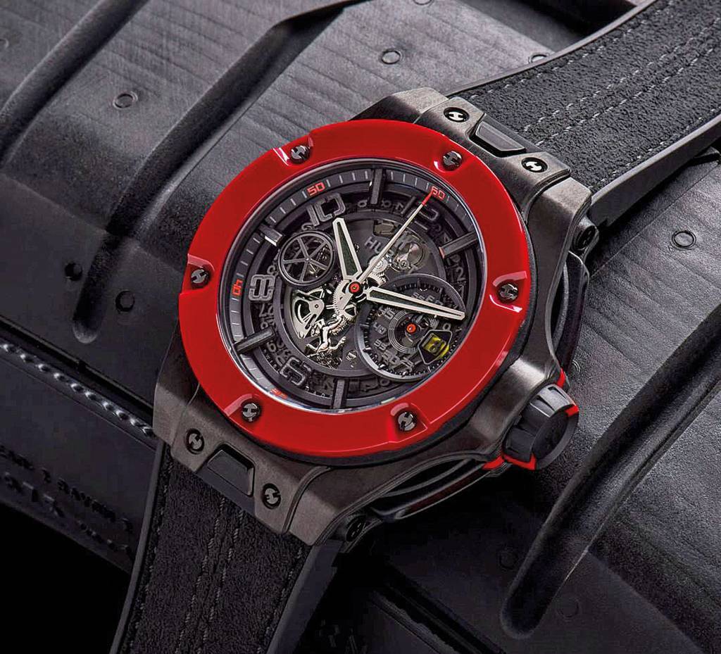 O Hublot criado em parceria com a Ferrari não poderia deixar de ter detalhes em vermelho