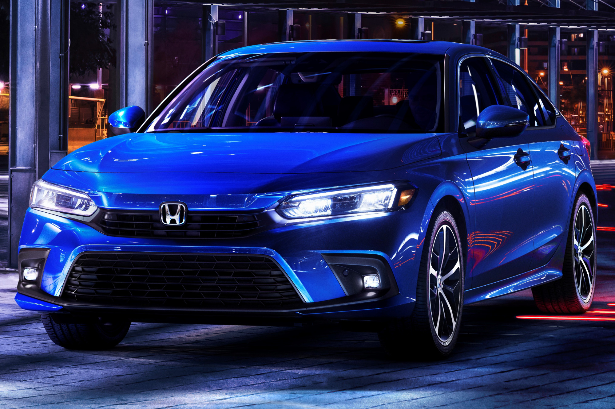 Novo Honda Civic Touring 2022 frente azul de noite