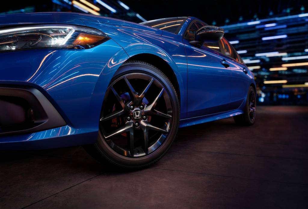 2022 Honda Civic Sedan Sport azul detalhe das rodas