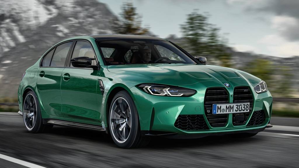 BMW M3 verde acelerando