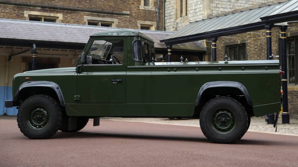 Land Rover Defender 110 do Príncipe Philip 3 Philip fez questão de inserir referências militares no modelo