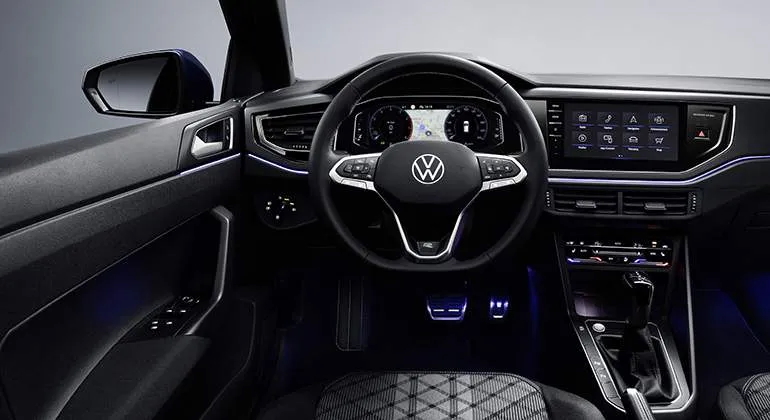 Volkswagen-Polo-2022-painel