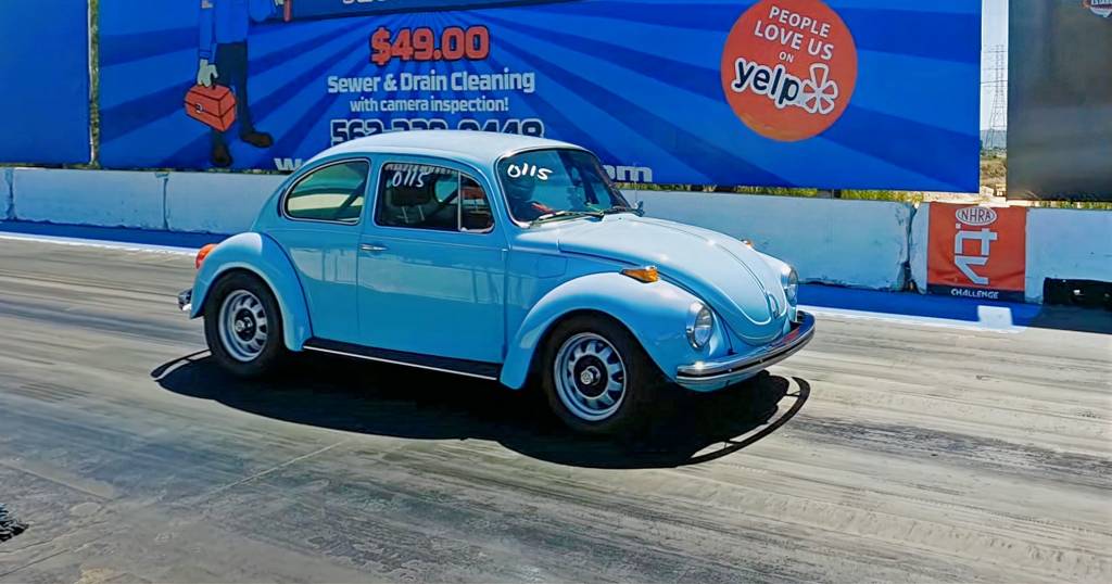 Fusca 1973 524 cv O Fusca com motor de Subaru faz questão de parecer bonzinho. Azar de quem acredita