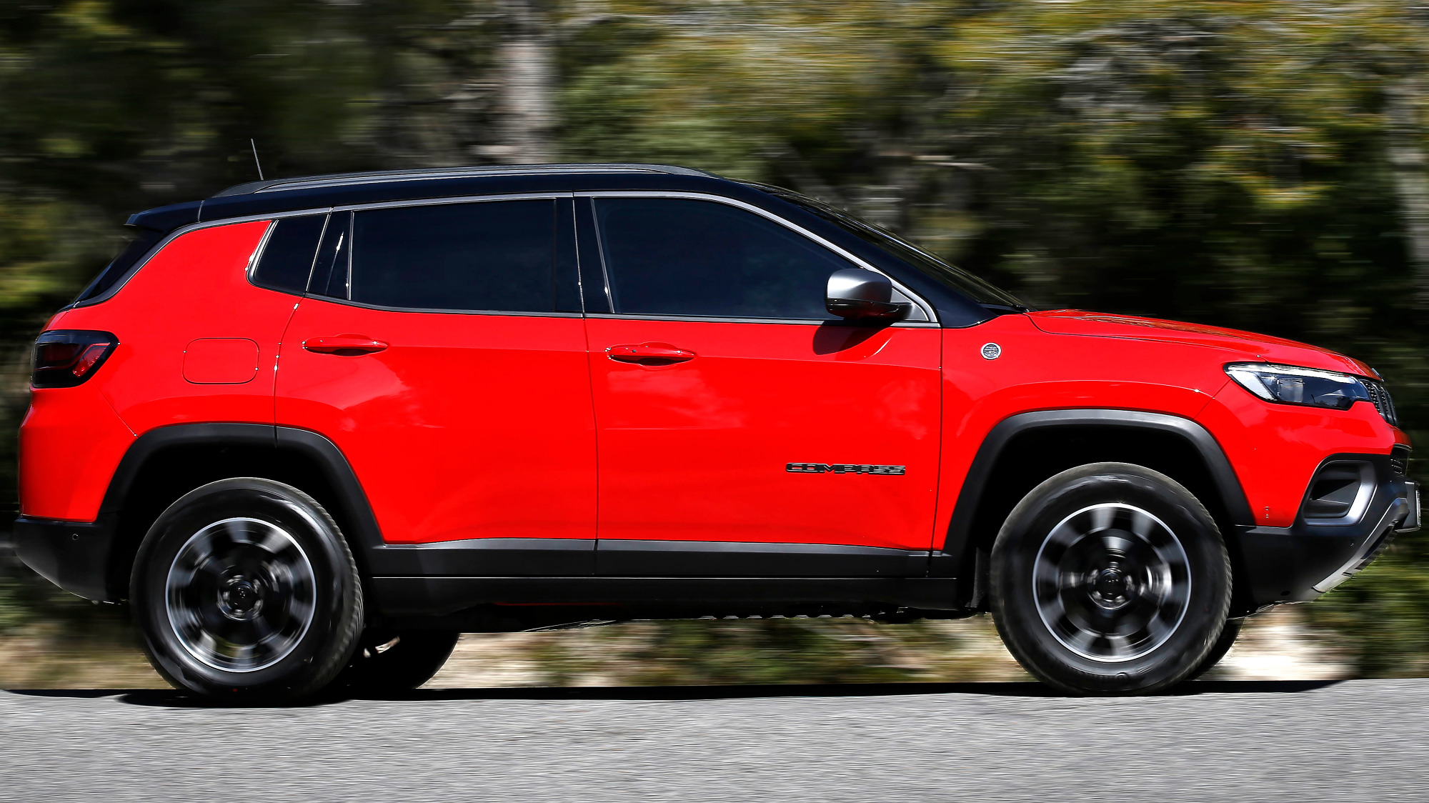 Jeep Compass Trailhawk 2022 estreia na Europa híbrido com motor 1.3
