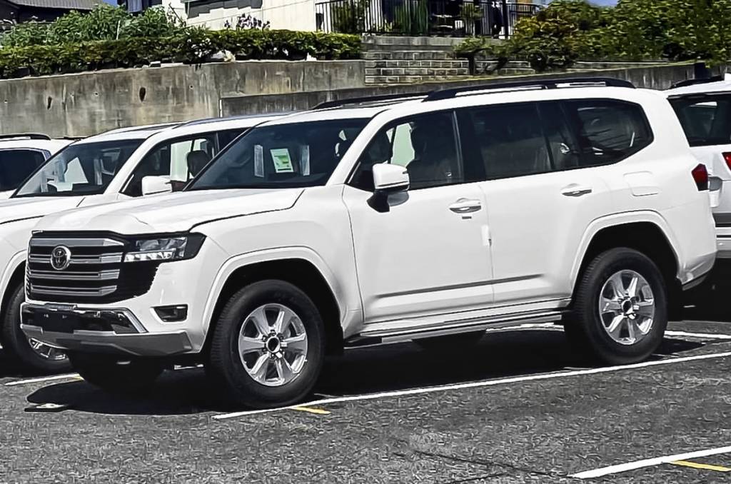 20210518011018_Land_Cruiser_LC300 land cruiser