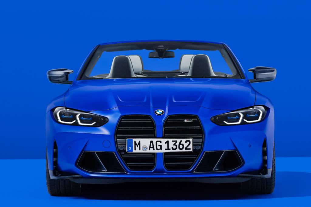 BMW M4 Competition 2022 azul visto de frente