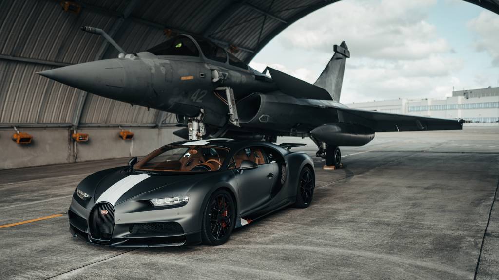 Bugatt Chiron Les Legends du Ciel contra Dassault Rafale Marine 5