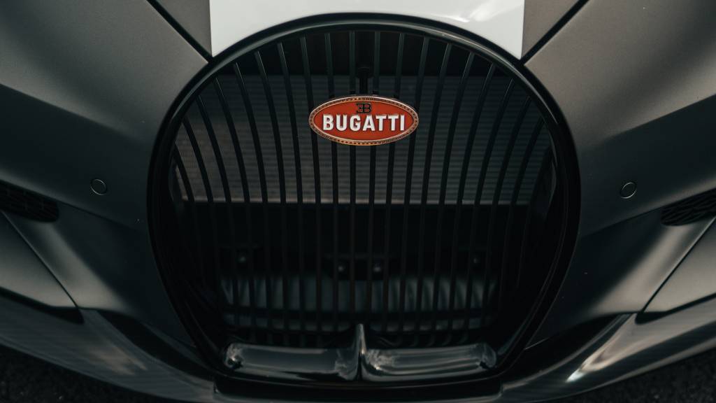 Bugatt Chiron Les Legends du Ciel detalhe grade Bugatt Chiron Les Legends du Ciel detalhe grade