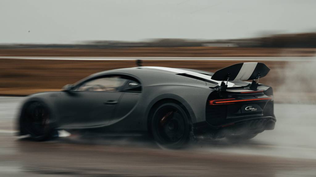 Bugatt Chiron Les Legends du Ciel frenagem