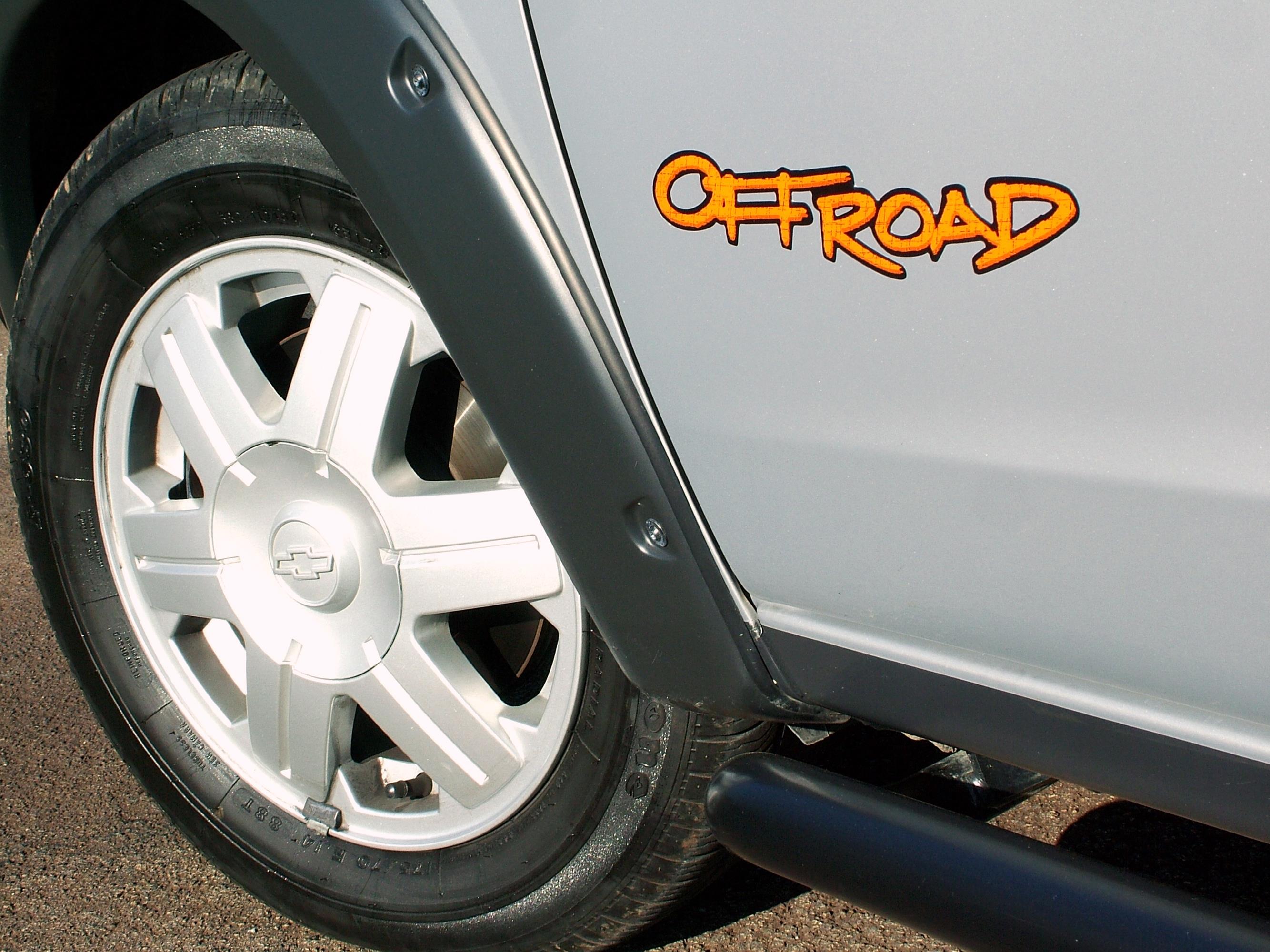 Detalhe-da-roda-da-picape-Montana-Off-Road-1.8-modelo-2005-da-Chevrolet-em-test.jpg