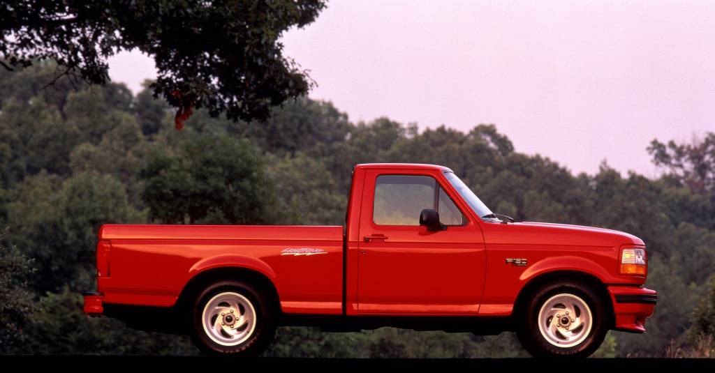 Ford SVT F 150 Lightning 1993 vermelha