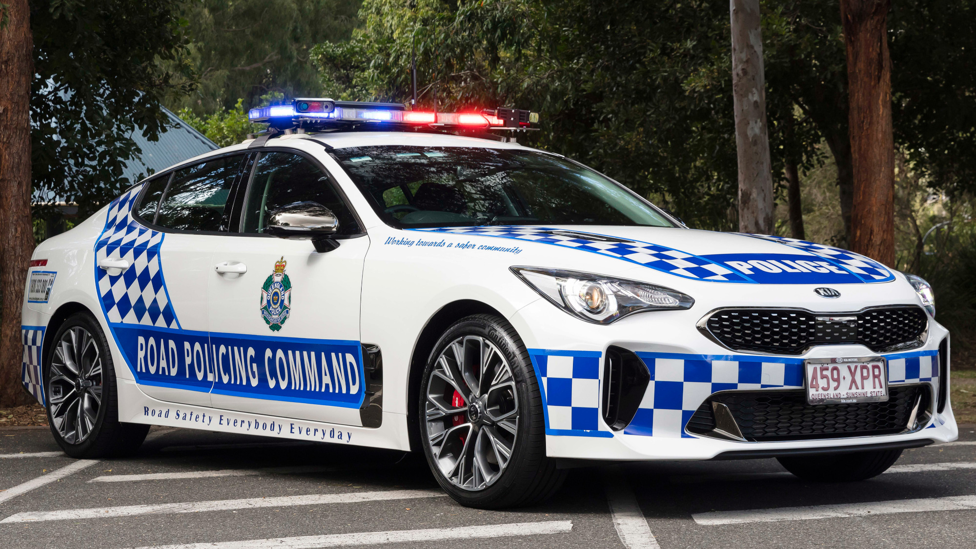 Kia-Stinger-GT-policia-australiana-frente.jpg