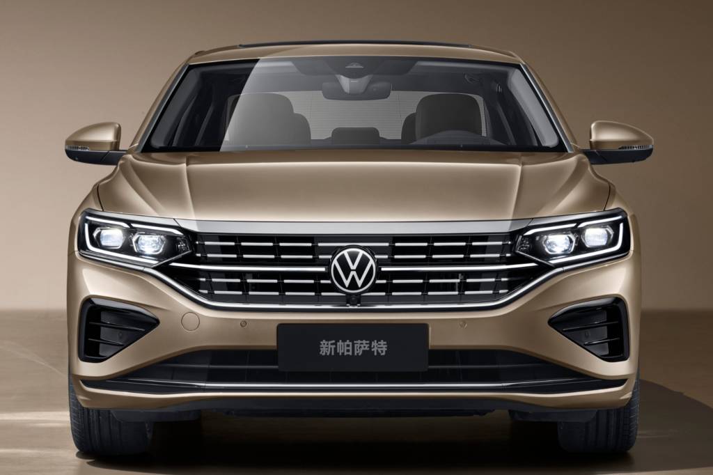Novo Volkswagen Passat 2021 visto de frente