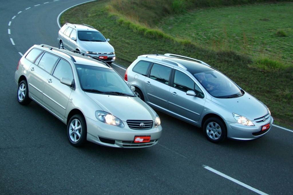 Teste comparativo peruas Marea Weekend toyota fielder peugeot 307 sw