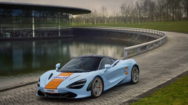 O novo design conta com o logo da Gulf Oil em algumas parte do carro O novo design conta com o logo da Gulf Oil em algumas parte do carro